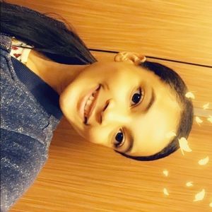 Meet your Posher, Anayelis